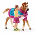 Schleich Źrebię z kocem