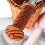 Coil Rowerek biegowy magnezowy z koszyczkiem różowy Coil Rowerek biegowy magnezowy z koszyczkiem różowy